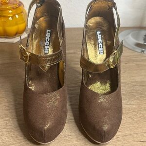 Cooper Brown and Gold Women's Shoes. Great condition. Real leather!